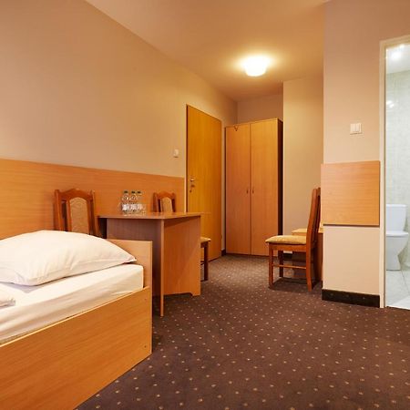 Hotel Wena Кельце Экстерьер фото