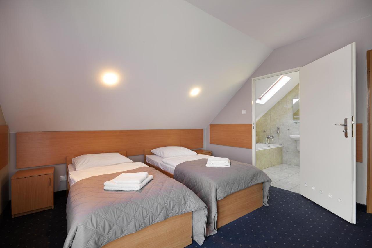 Hotel Wena Кельце Экстерьер фото